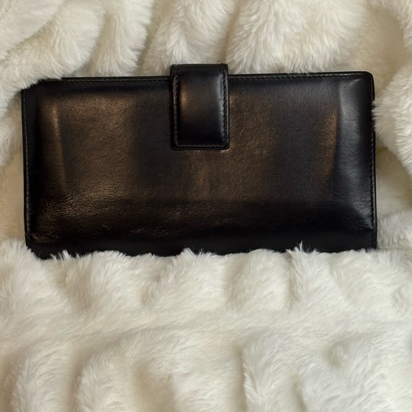 Gucci Black Leather Wallet with Silver Logo - Picture 2 of 12